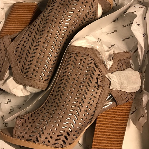 “Michelle” Taupe Peep Toe Ankle Booties - Picture 4 of 5